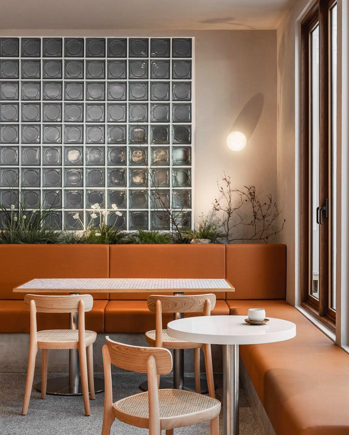 Banquette seating by Chic Est