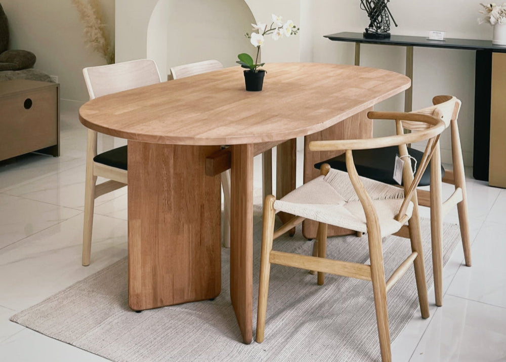 Dining room furnished by Chic Est